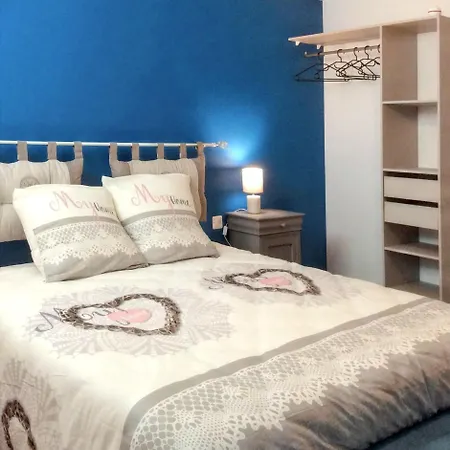 Maison Charmante Avec Piscine A *